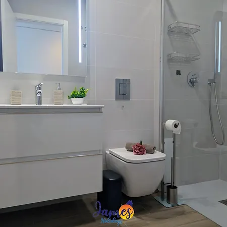 Modern Penthouse With Com Pool Eb14 Οριουέλα