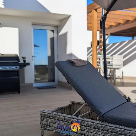 Apartment Modern Penthouse With Com Pool Eb14