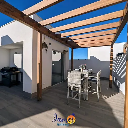 Modern Penthouse With Com Pool Eb14 * Οριουέλα
