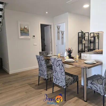 Apartment Modern Penthouse With Com Pool Eb14