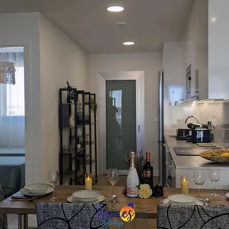 Modern Penthouse With Com Pool Eb14